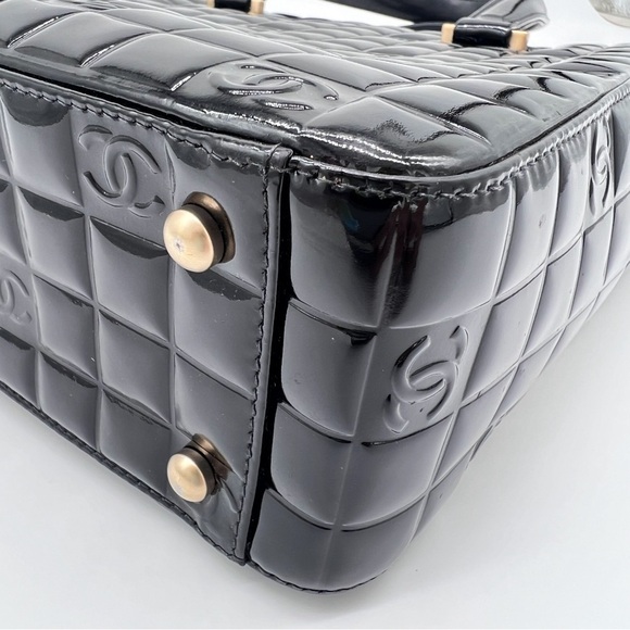CHANEL Chocolate Bar Black Patent Leather Tote Bag - Picture 9 of 17